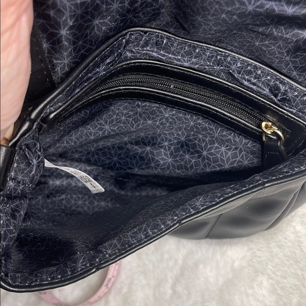 Black Soft Faux Leather quilted Shoulder Bag - Picture 7 of 10